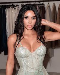 Kim Kardashian Dailymail Twitter Reddit News