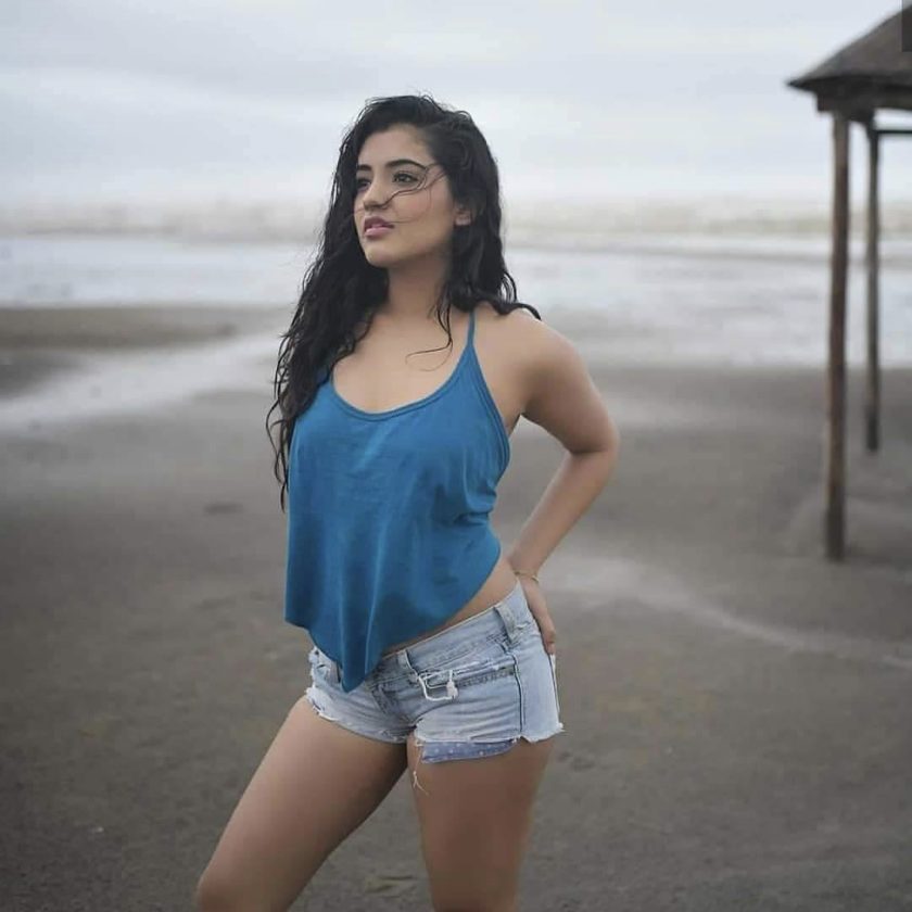 Hottie Malvika Sharma in T shirt