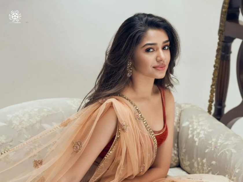 Krithi Shetty In Saree Delight Treat To Eyes 22/7 1 Krithi Shetty Wiki Height Weight Boyfriend Net Worth