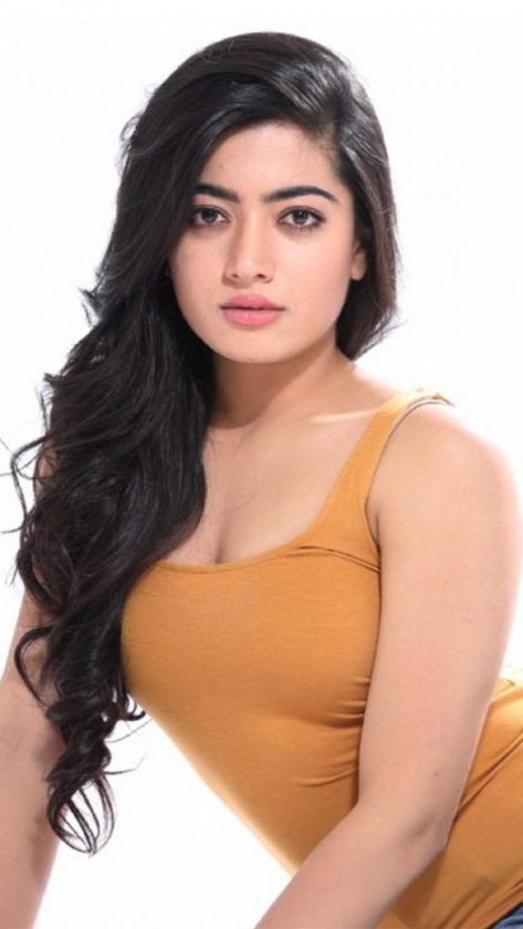 Rashmika Mandanna Wiki Age Height Weight Boyfriend Net Worth Family Body Measurement and Hot Pictures
