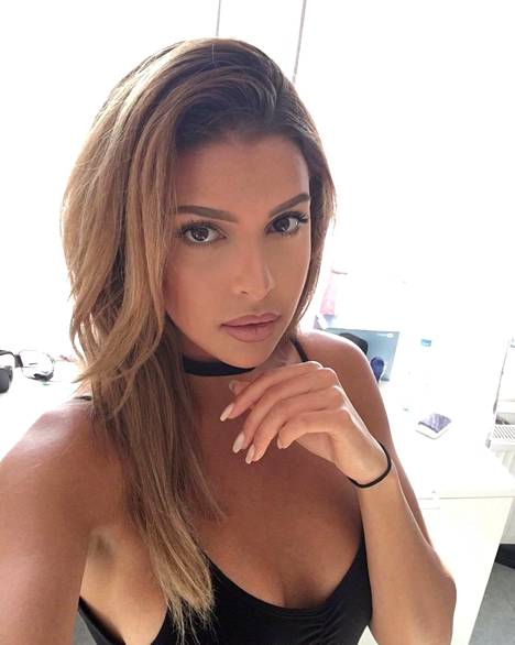 Sara Chafak 13 Hot Cute Pictures