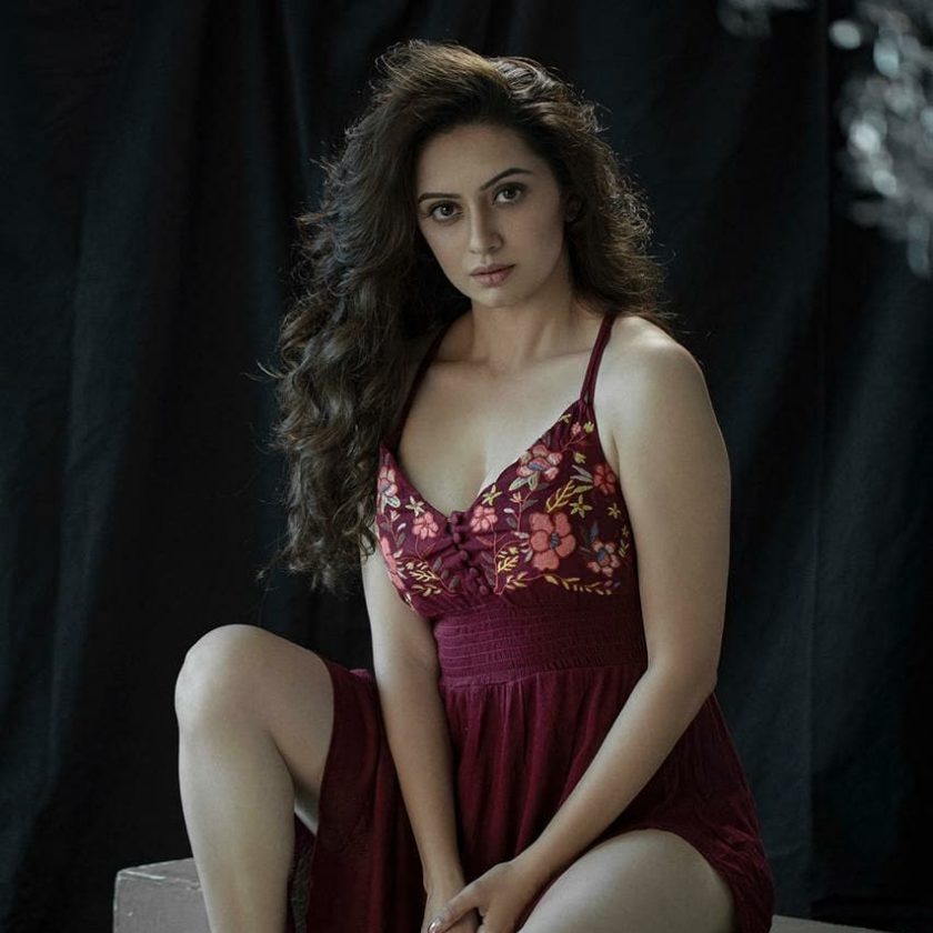 Hot marathi actress shruti marathe