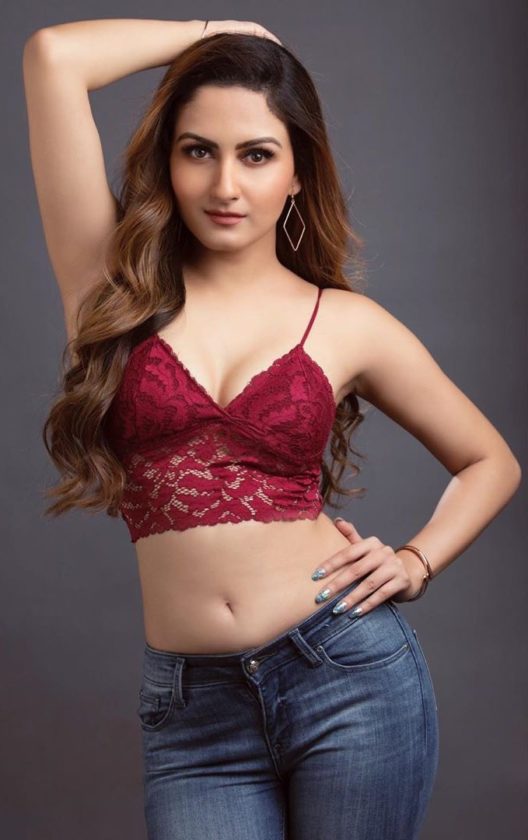 Hot Pictures Of Zaara Yesmin Wiki Bio Age Height Weight Husband Family Boy Friend Net Worth Figure Measurements