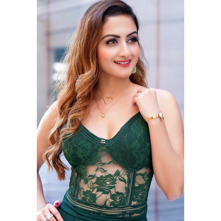 Hot Pictures Of Zaara Yesmin Wiki Bio Age Height Weight Husband Family Boy Friend Net Worth Figure Measurements