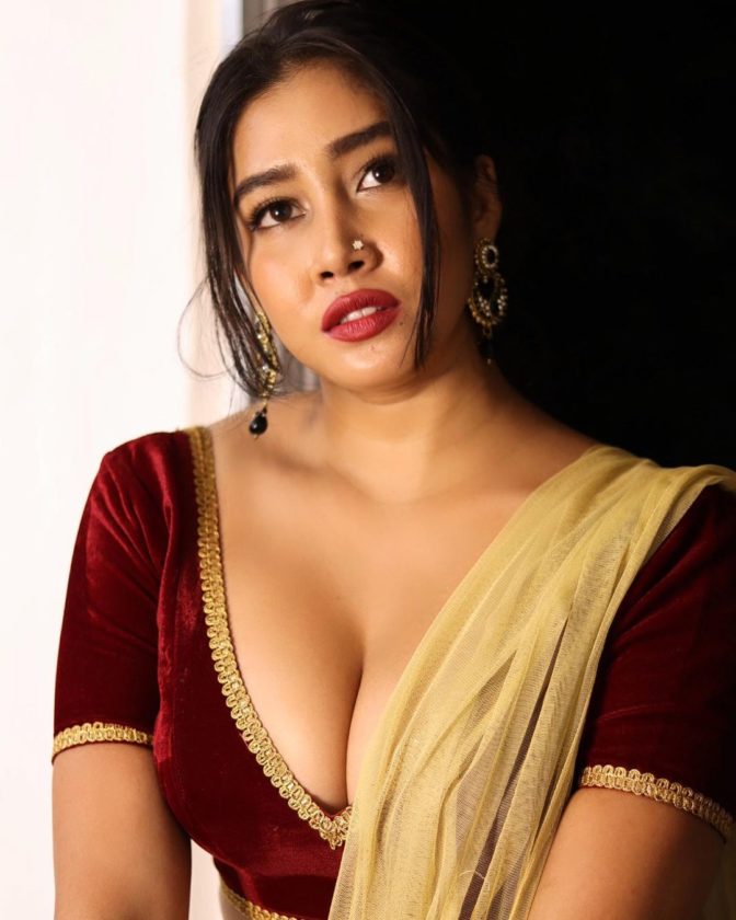 Sofia Ansari Too Hot To Handle in Red Blouse Pics and Videos