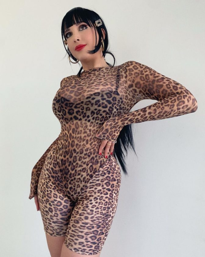 8 Hot Stunning Pictures Of YouTuber Mariale Marrero