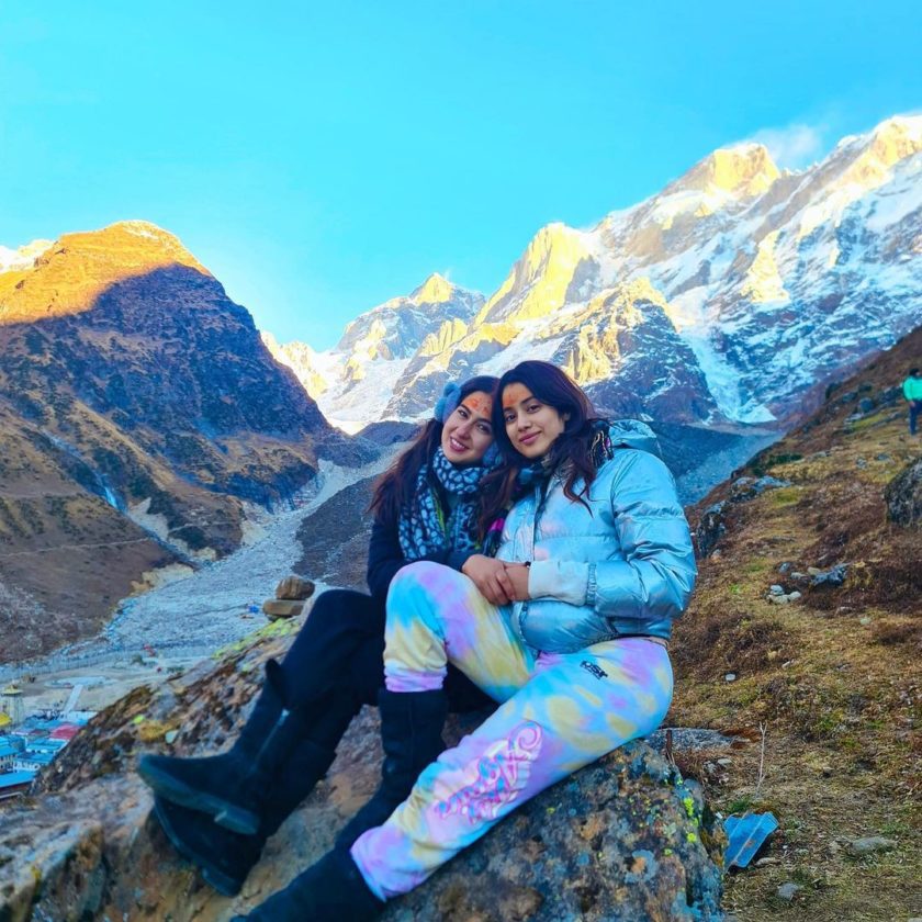 BFF Janhvi Kapoor and Sara Ali Khan Latest Pictures 3 BFF Janhvi Kapoor and Sara Ali Khan Latest Pictures