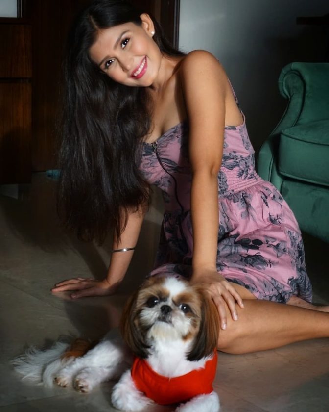Simran Kaur Hundal Hot Gorgeous Pictures