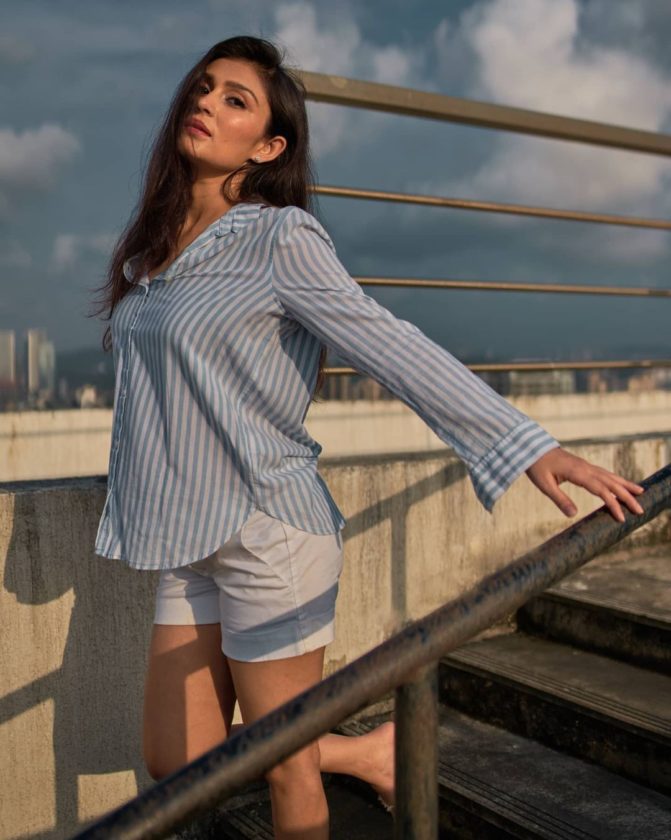 Simran Kaur Hundal Hot Gorgeous Pictures