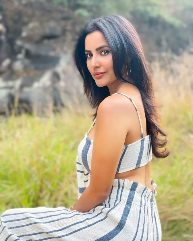 Priya Anand Latest Hot Gorgeous Pictures 7 Priya Anand Latest Hot Gorgeous Pictures
