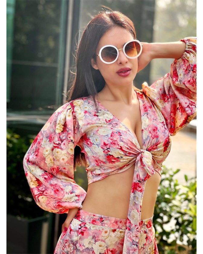 Pictures: Neha Malik Floral Summer Vibes 9 Pictures: Neha Malik Floral Summer Vibes
