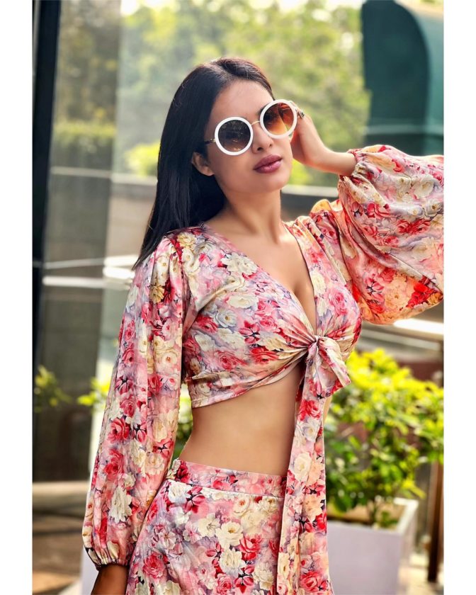 Pictures: Neha Malik Floral Summer Vibes 8 Pictures: Neha Malik Floral Summer Vibes