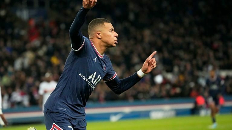 Kylian Mbappe Pithily Made PSG Captain After He & Neymar Score Hat-Tricks Against Clermont