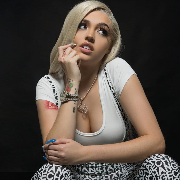 Woah Vicky Age Height Weight Net Worth 2022