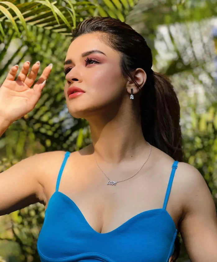 Avneet Kaur Slaying The Internet In Black Top and Blue Top