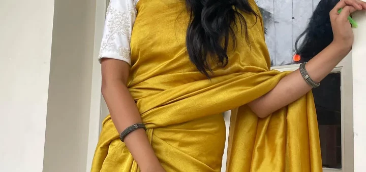 South Indian Actress Anikha Surendran Sizzling In Saree Check Pictures