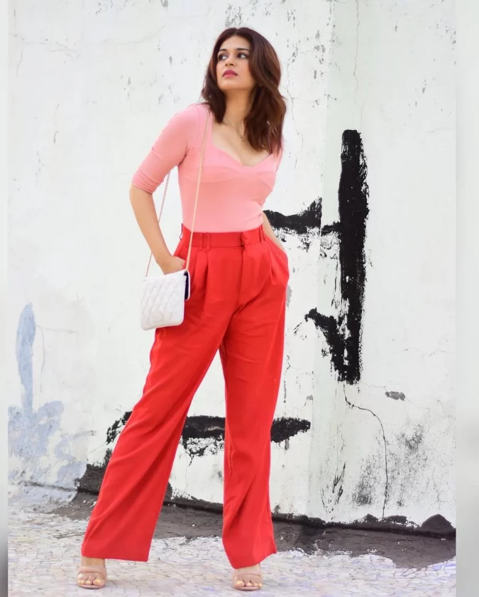Hot Gorgeous Shraddha Das In Pink, Too Hot To Handle