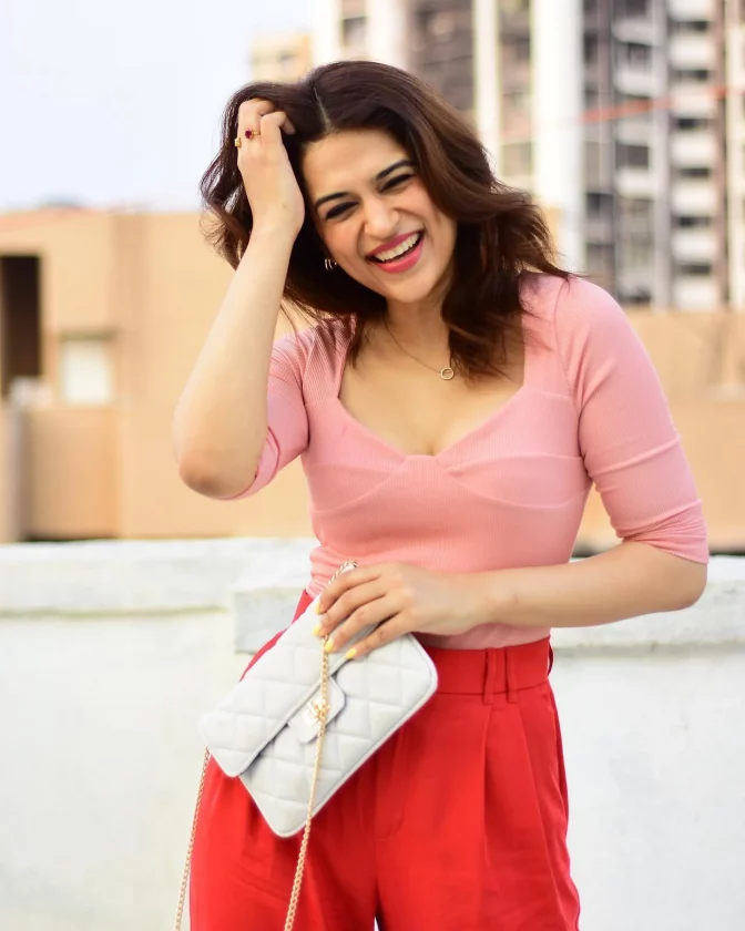 Hot Gorgeous Shraddha Das In Pink, Too Hot To Handle