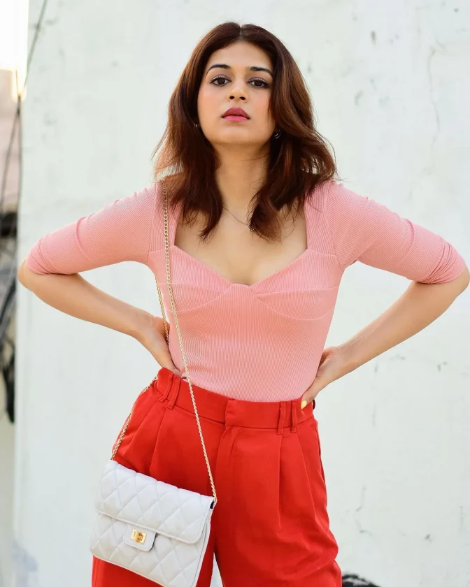 Hot Gorgeous Shraddha Das In Pink, Too Hot To Handle