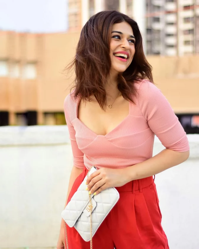 Hot Gorgeous Shraddha Das In Pink, Too Hot To Handle