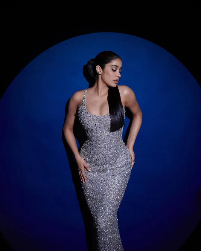 Janhvi Kapoor Hot Gorgeous Latest Pictures 2 Janhvi Kapoor Hot Gorgeous Latest Pictures Bo**s Cle*v*ge Deep