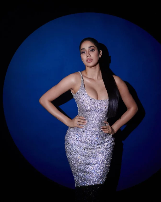 Janhvi Kapoor Hot Gorgeous Latest Pictures 1 Janhvi Kapoor Hot Gorgeous Latest Pictures Bo**s Cle*v*ge Deep