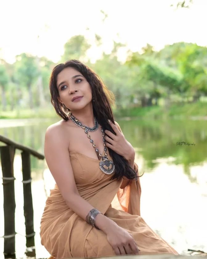 Sakshi Agarwal Knows How to Look Sizzling Hot 3 Sakshi Agarwal Looks Hot In Saree Pictures