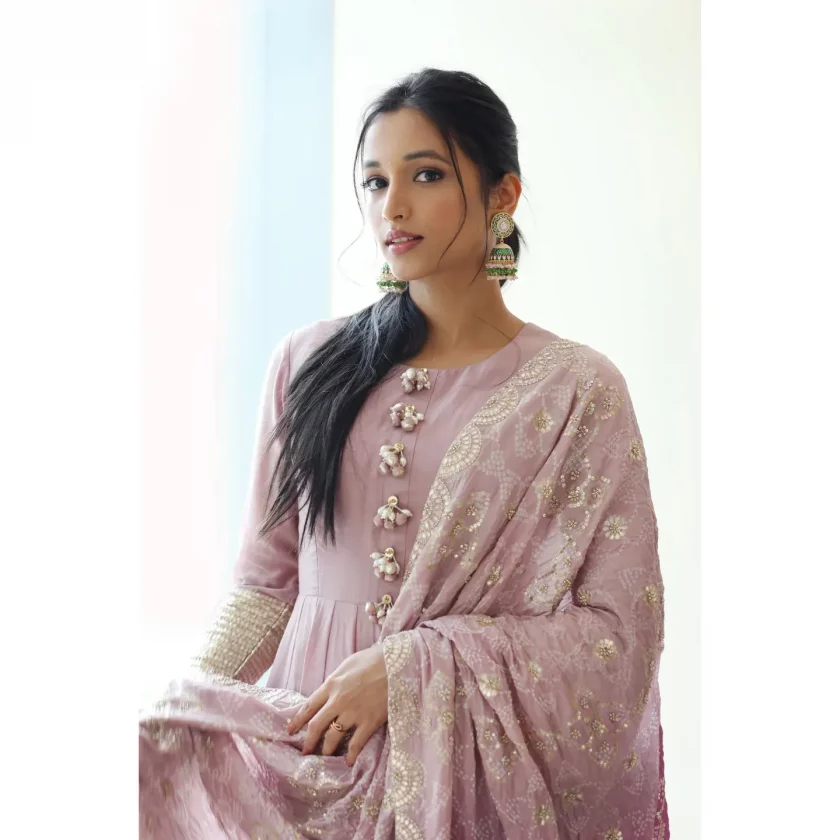 KGF Actress Srinidhi Shetty and Tradition Wear a deadly combination 1 KGF Actress Srinidhi Shetty and Tradition Wear a deadly combination
