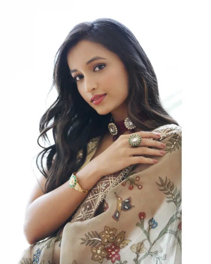 KGF Actress Srinidhi Shetty and Tradition Wear a deadly combination 8 KGF Actress Srinidhi Shetty and Tradition Wear a deadly combination
