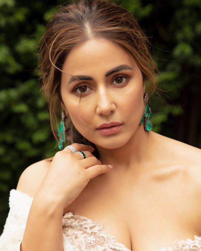 Hina Khan Hot Gorgeous Stunning Latest Pictures