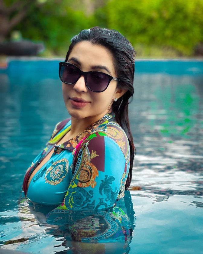 Super Hot South Indian Beauty Parvati Nair