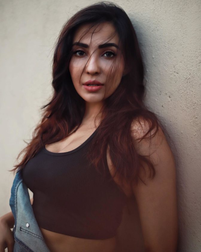 Super Hot South Indian Beauty Parvati Nair