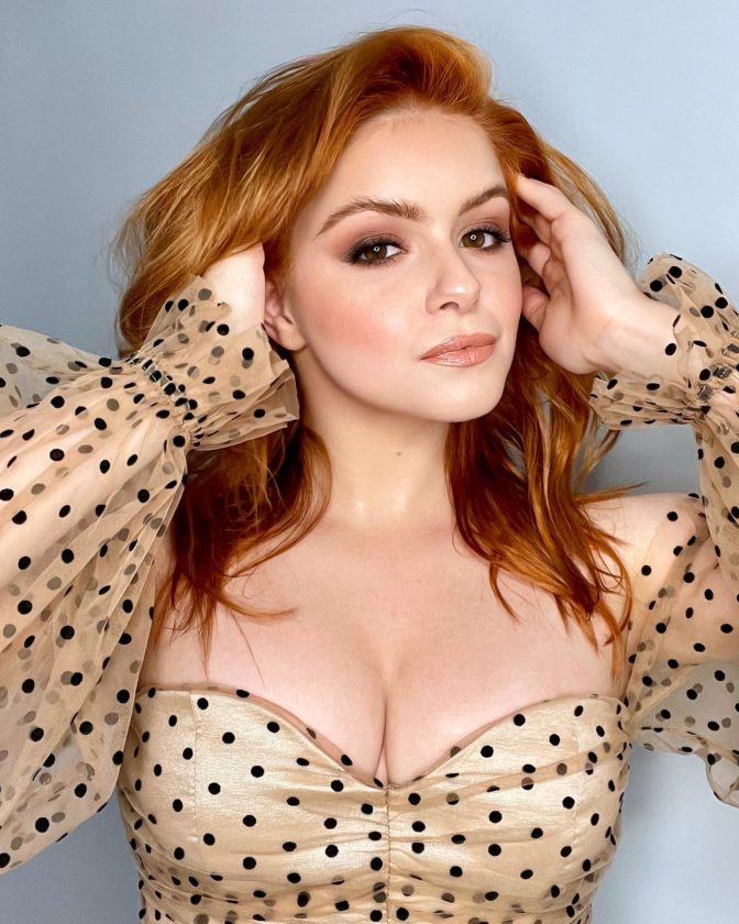 Ariel Winter Deep Neck Top Pictures Are Too Hot