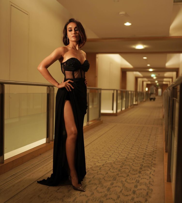 Surbhi Jyoti Bold Photoshoot in Black raising the temperature 2 Surbhi Jyoti Bold Photoshoot in Black raising the temperature