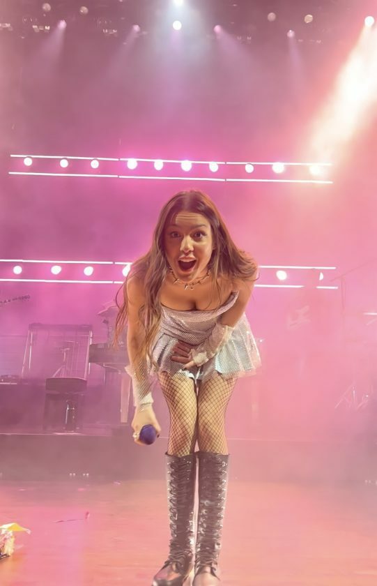 Brutal Olivia Rodrigo Full Lyrics 2021 2 Olivia Rodrigo Shared Sour Tour Pictures